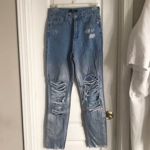 High waisted Ripped Jeans